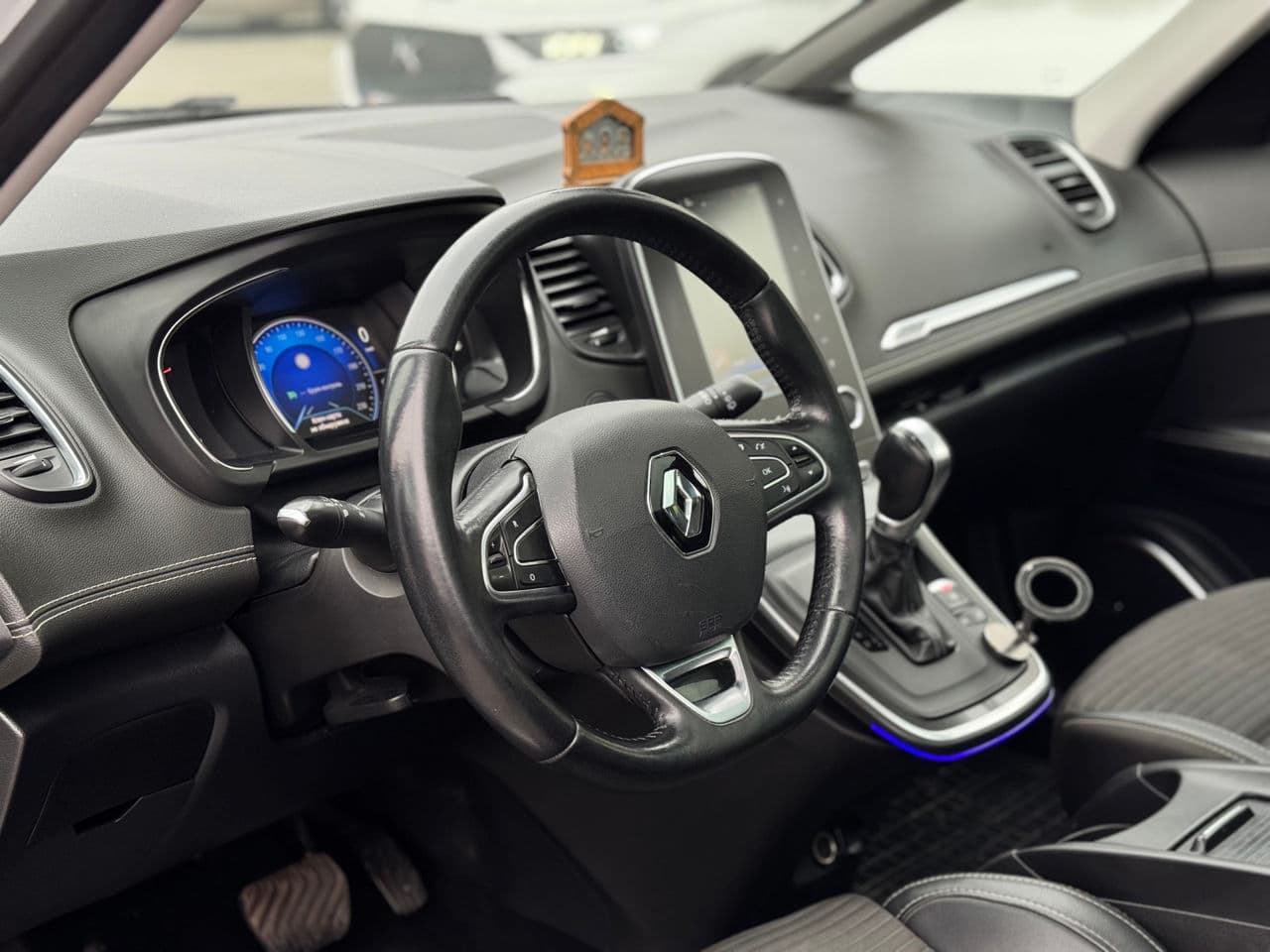 Renault Grand Scenic 2018 — Миниатюра 11