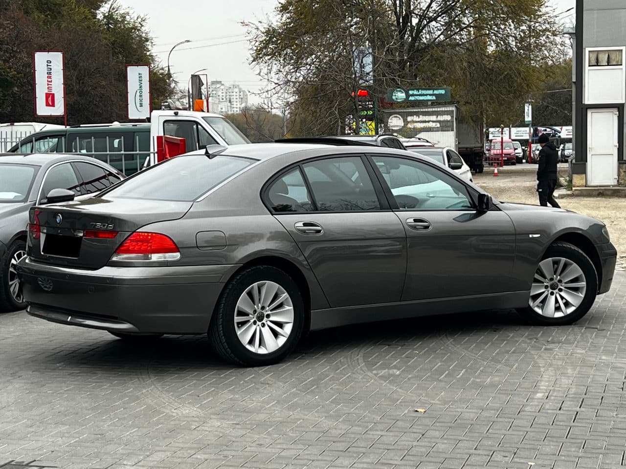 BMW 730 2004 — Миниатюра 3