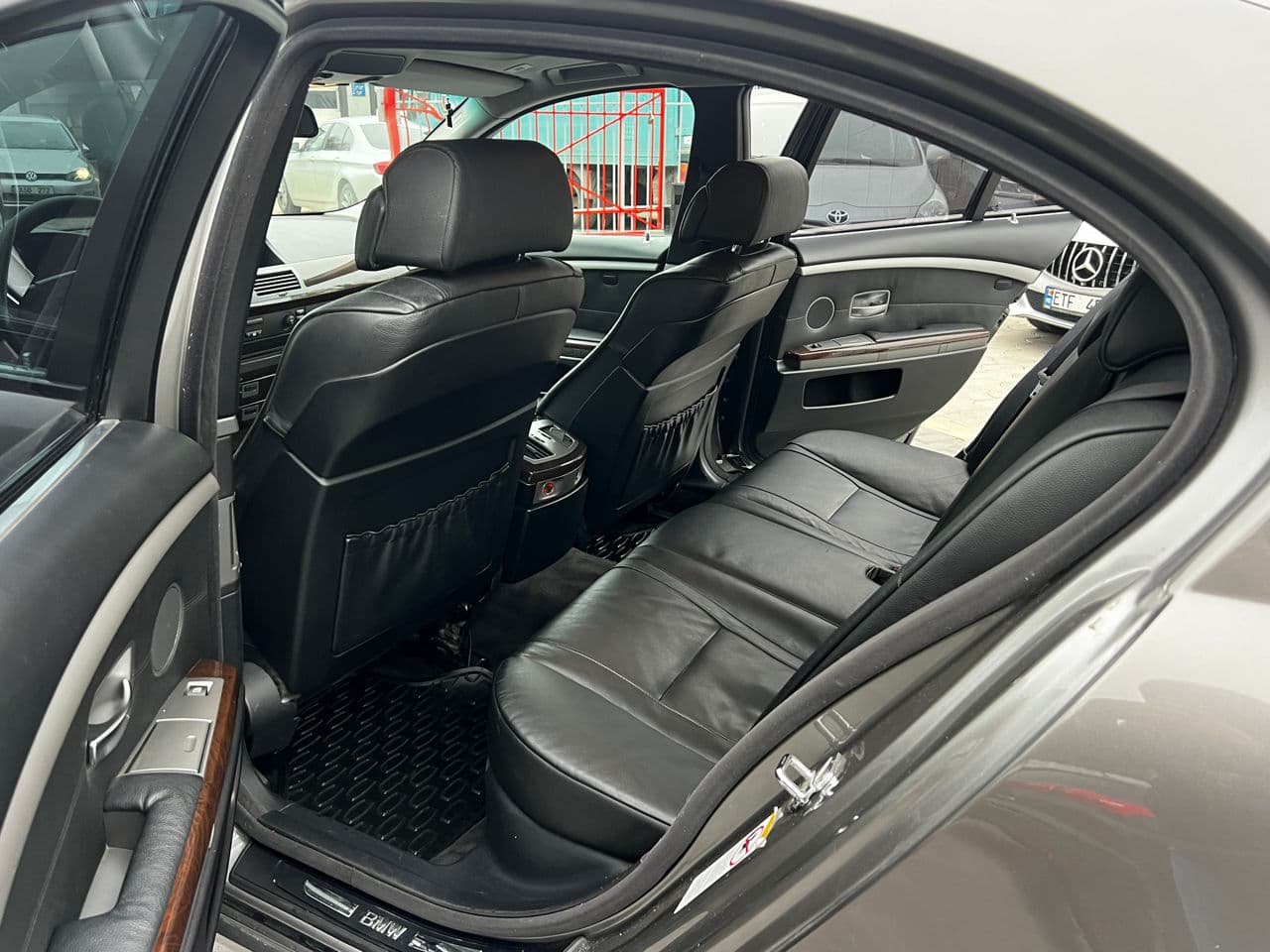 BMW 730 2004 — Миниатюра 17