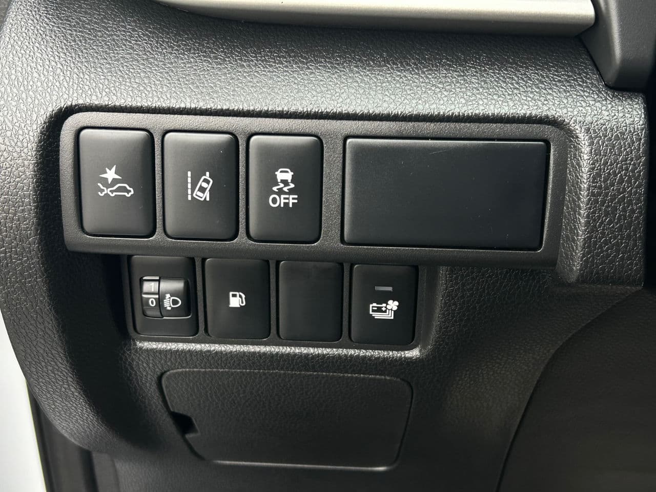 Mitsubishi Eclipse Cross 2022 — Миниатюра 9