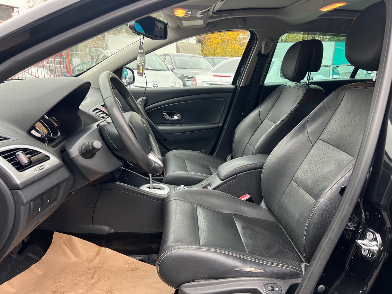 Renault Megane 2011 — Миниатюра 5