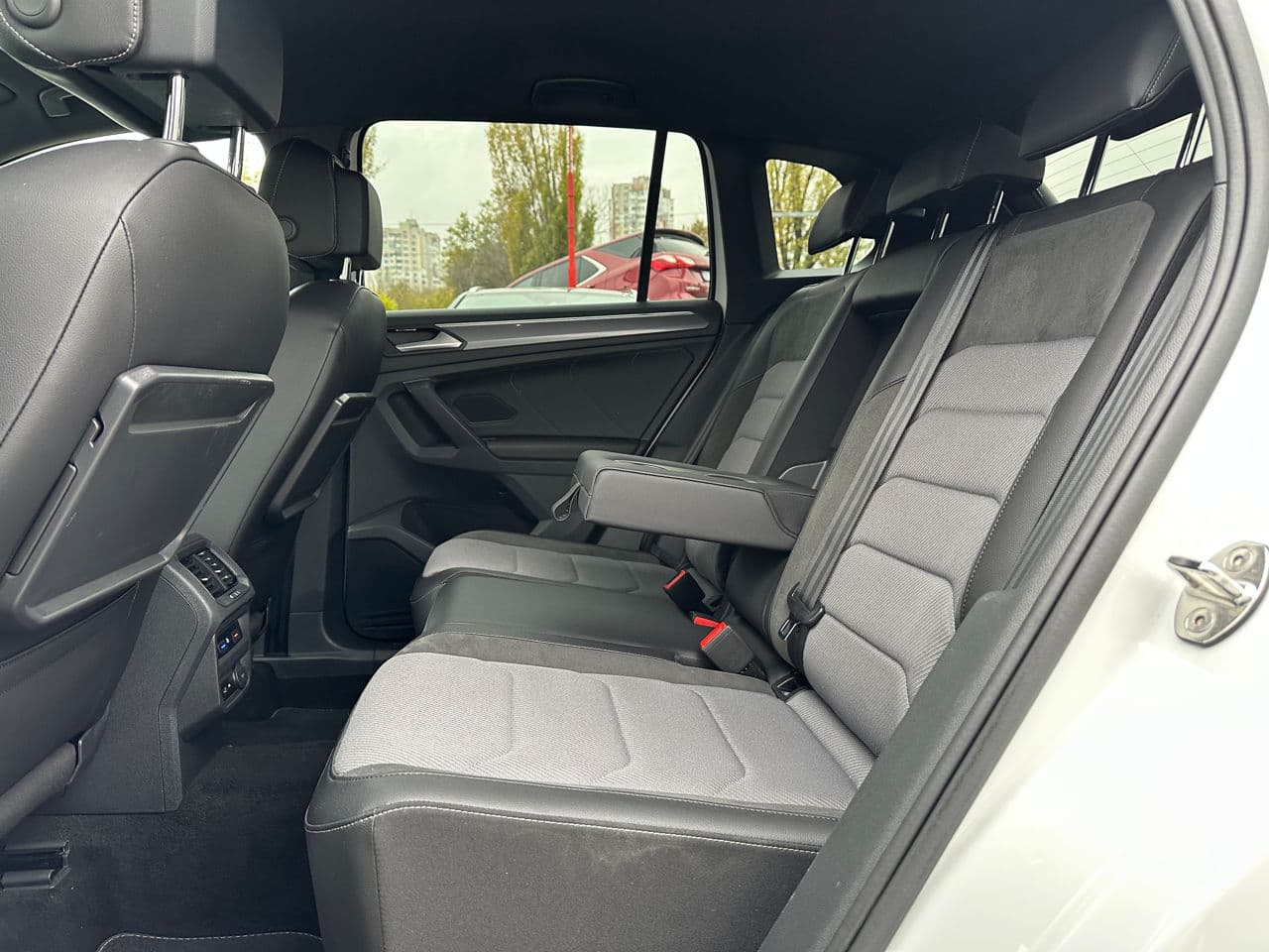 Volkswagen Tiguan 2020 — Миниатюра 18