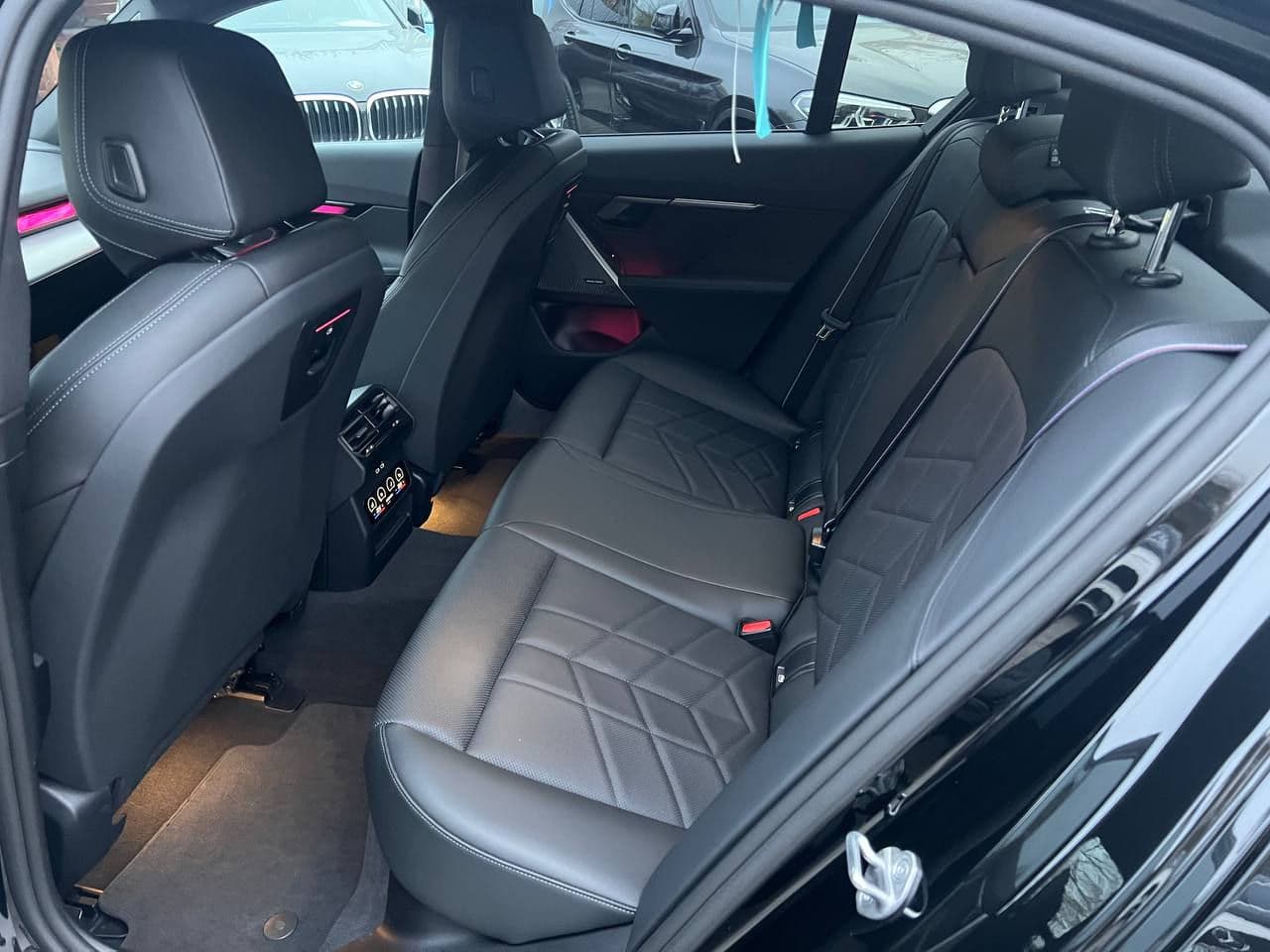 BMW i5 eDrive40 2024 — Миниатюра 25