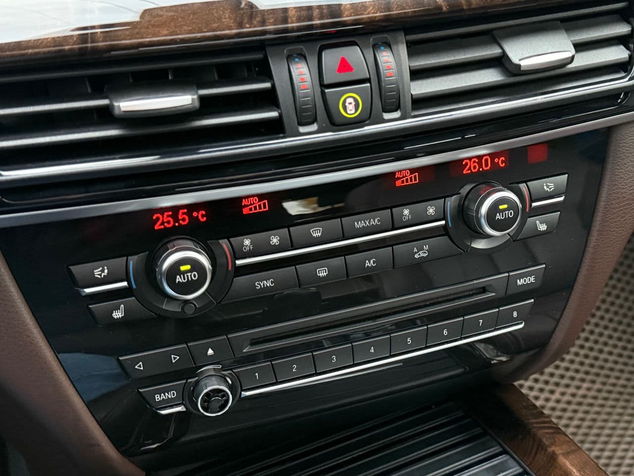 2016 BMW X5 4.0e — Miniatură 15