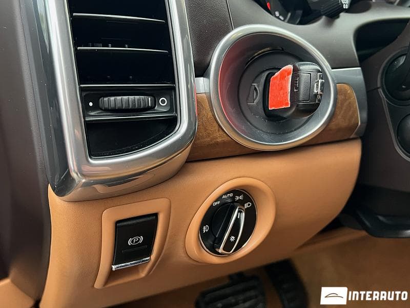 Porsche Cayenne 2014 — Миниатюра 8