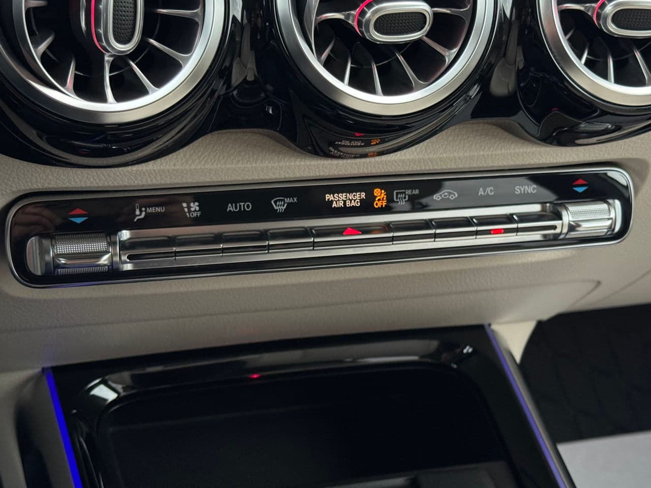 Mercedes GLB 250 2020 — Миниатюра 12
