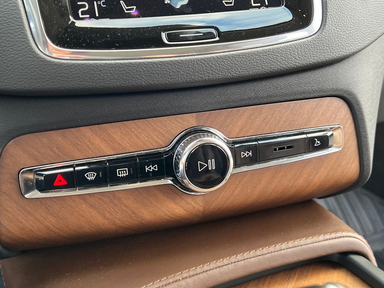 Volvo XC 90 2017 — Миниатюра 14