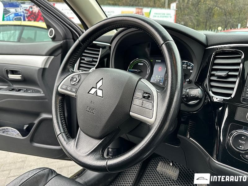 Mitsubishi Outlander 2014 — Миниатюра 8