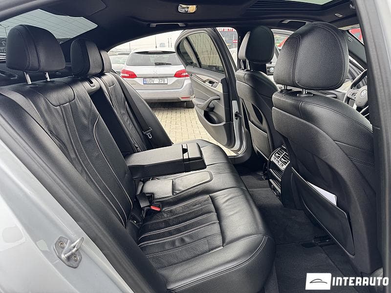 BMW 530e 2018 — Миниатюра 16