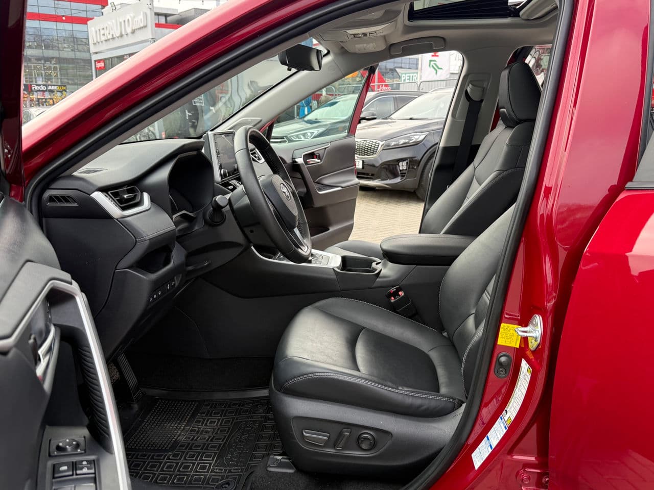 Toyota Rav-4 2021 — Миниатюра 5