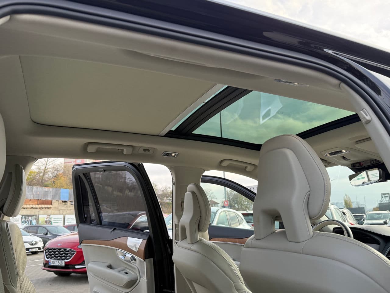 Volvo XC 90 2018 — Миниатюра 16