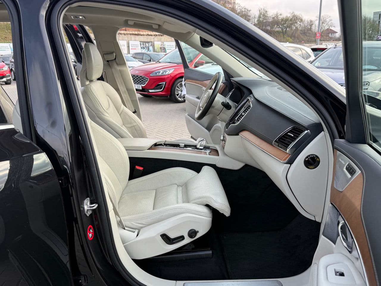 Volvo XC 90 2018 — Миниатюра 18