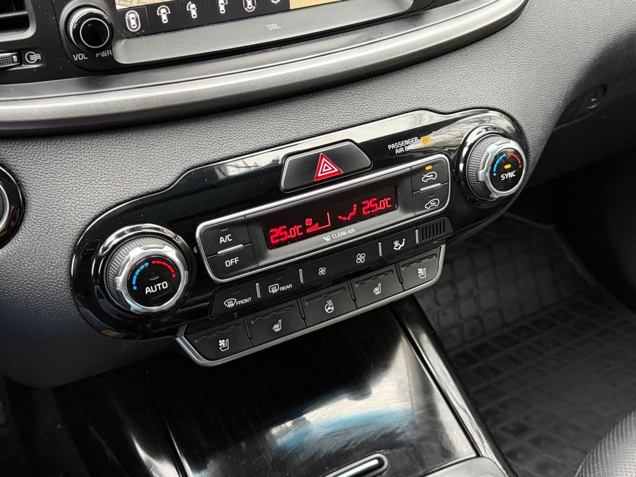Kia Sorento 2018 — Миниатюра 13