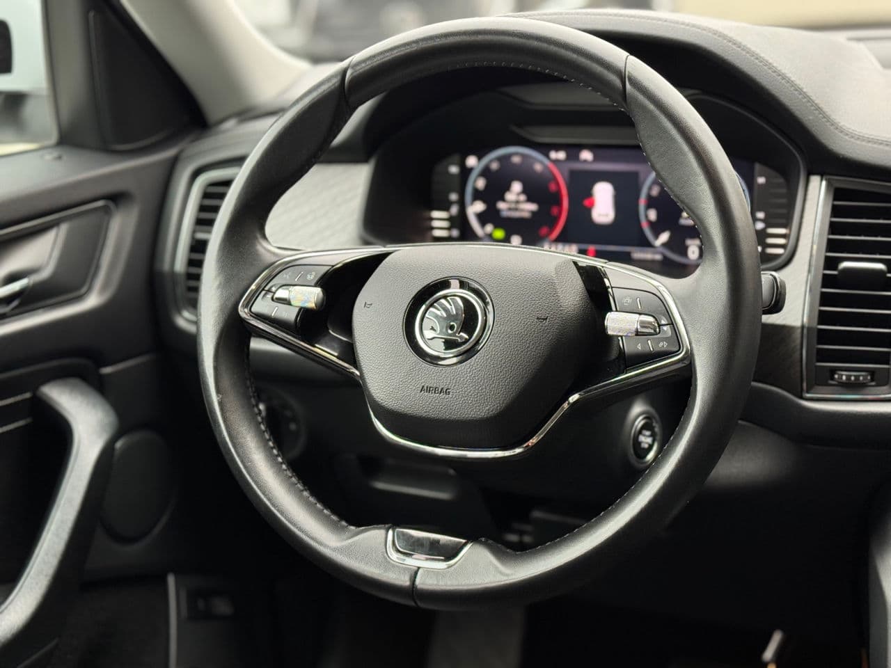 Skoda Kodiaq 2023 — Миниатюра 13