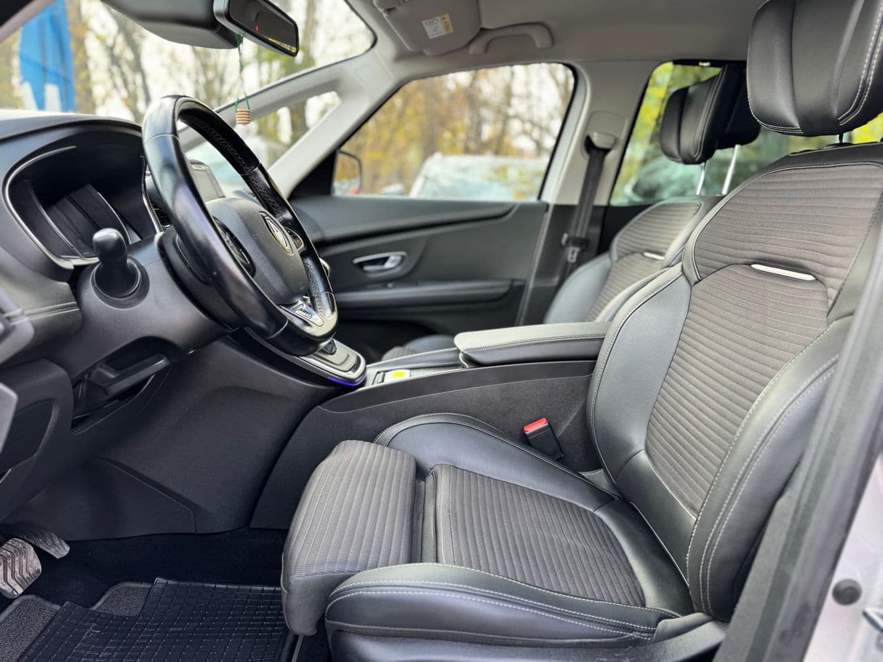 Renault Grand Scenic 2017 — Миниатюра 9