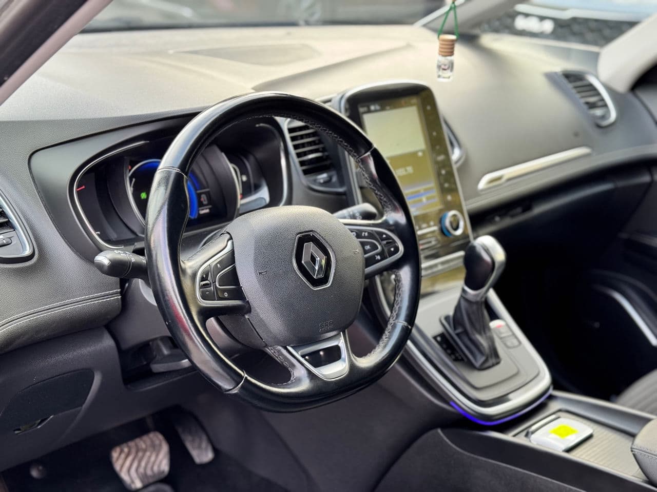 Renault Grand Scenic 2017 — Миниатюра 10
