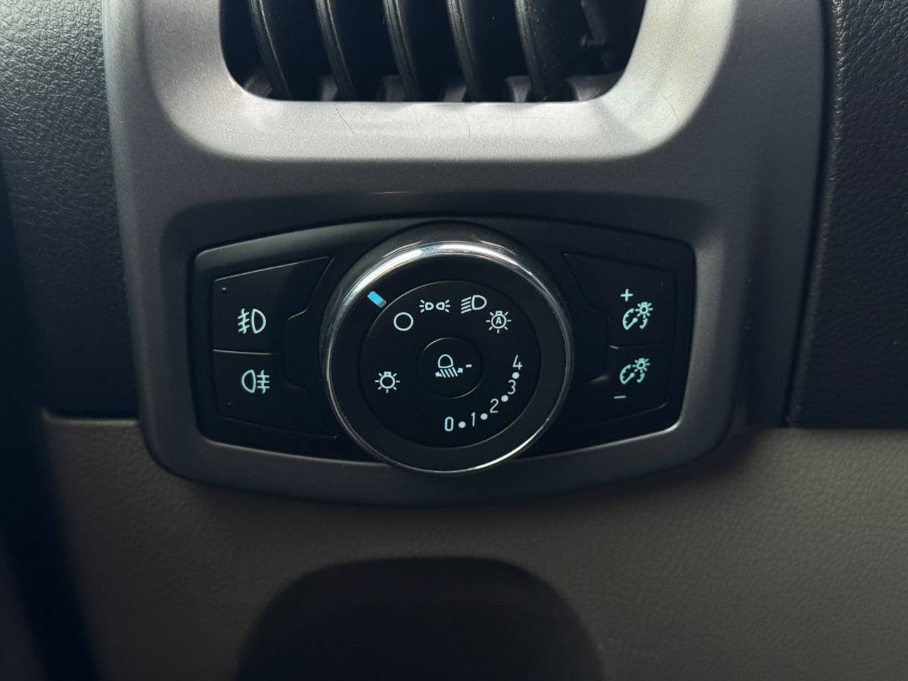 Ford Transit 2015 — Миниатюра 17