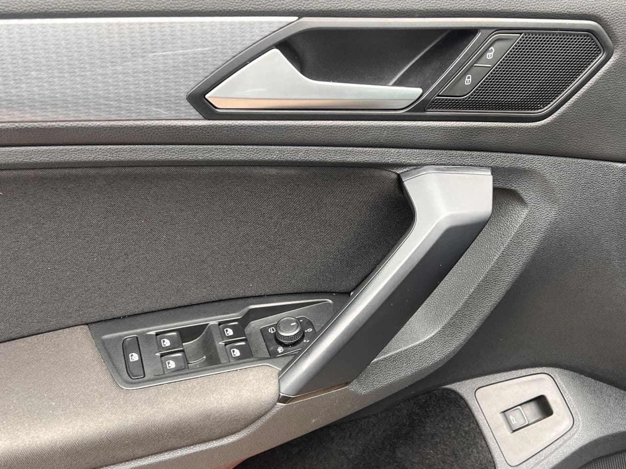 Volkswagen Tiguan 2022 — Миниатюра 7