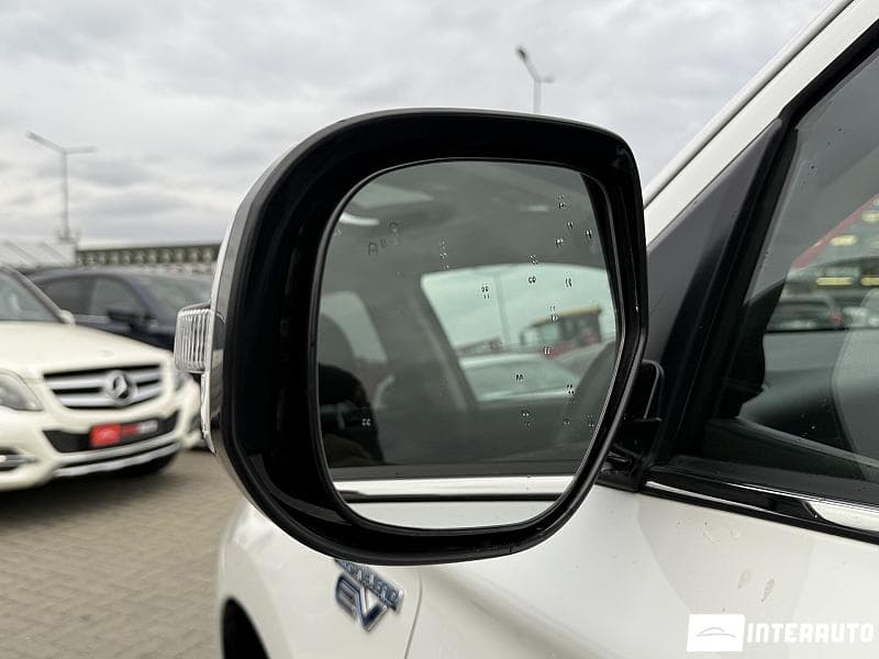 Mitsubishi Outlander 2018 — Миниатюра 17