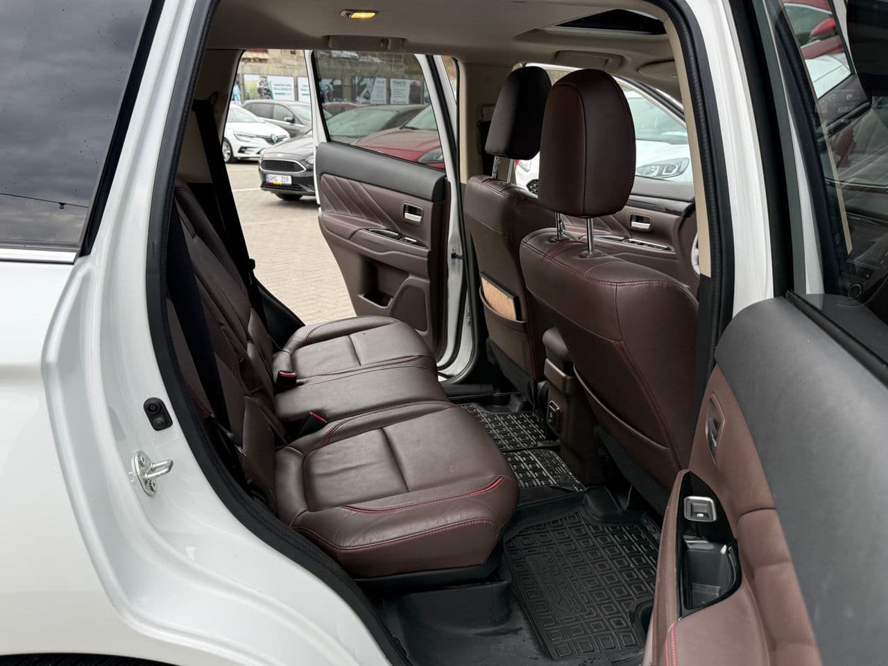 Mitsubishi Outlander 2018 — Миниатюра 15