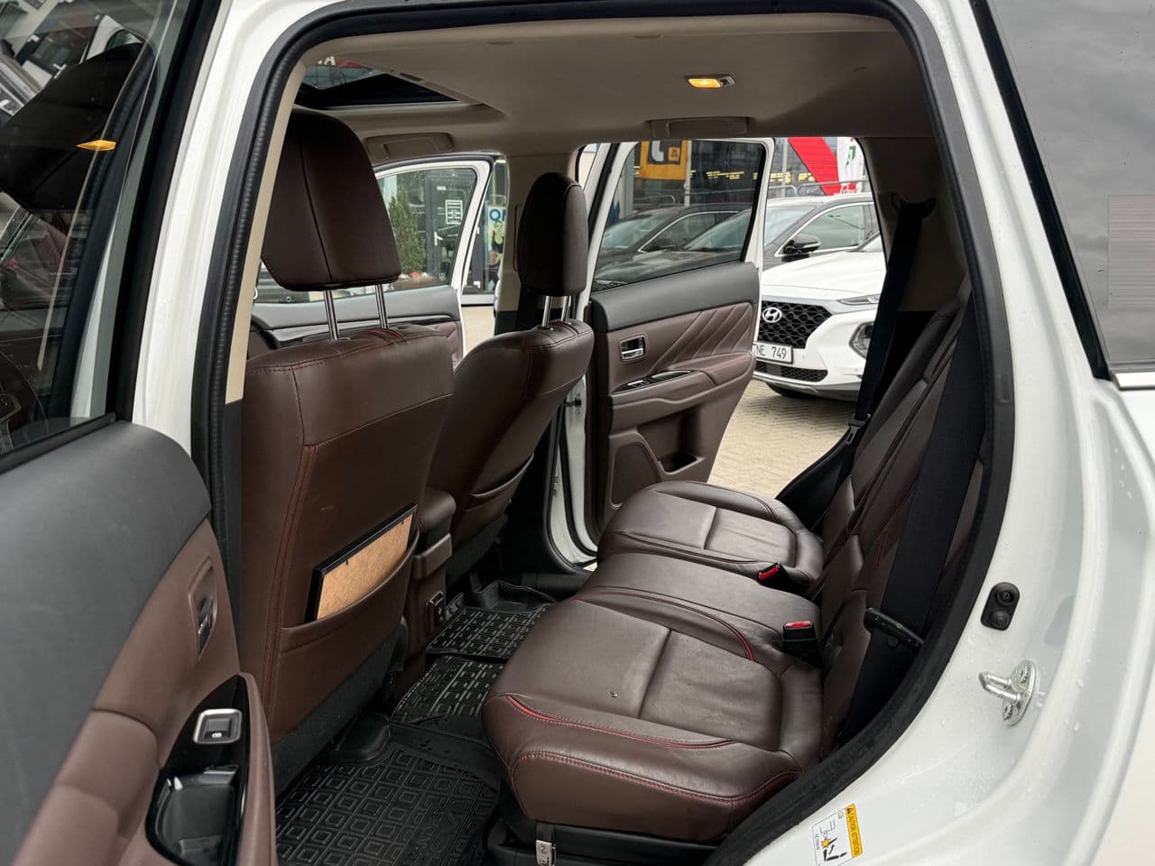 Mitsubishi Outlander 2018 — Миниатюра 13