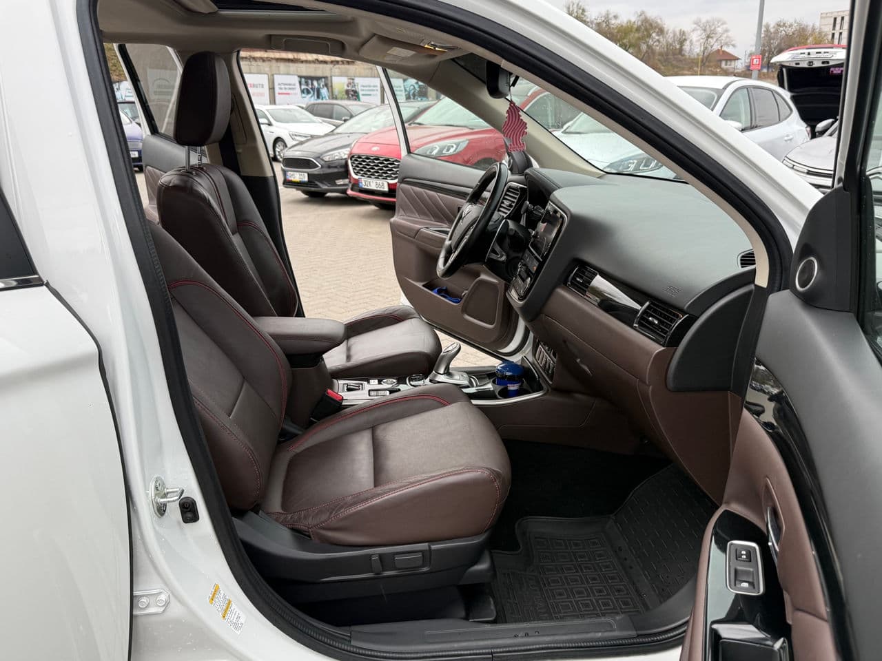 Mitsubishi Outlander 2018 — Миниатюра 16