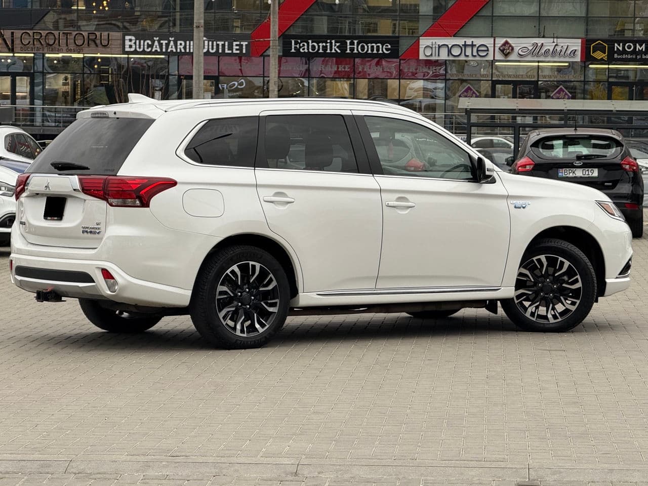 Mitsubishi Outlander 2018 — Миниатюра 3
