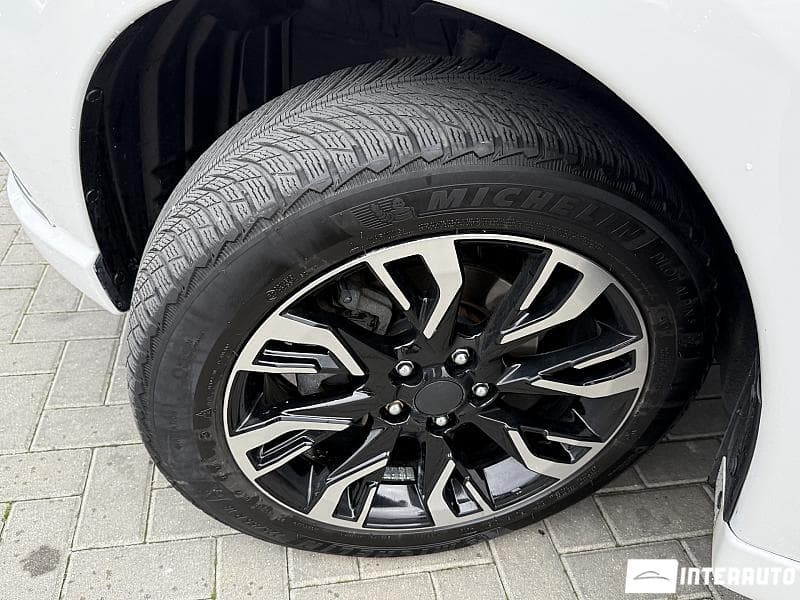 Mitsubishi Outlander 2018 — Миниатюра 19