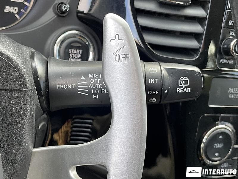 Mitsubishi Outlander 2017 — Миниатюра 12