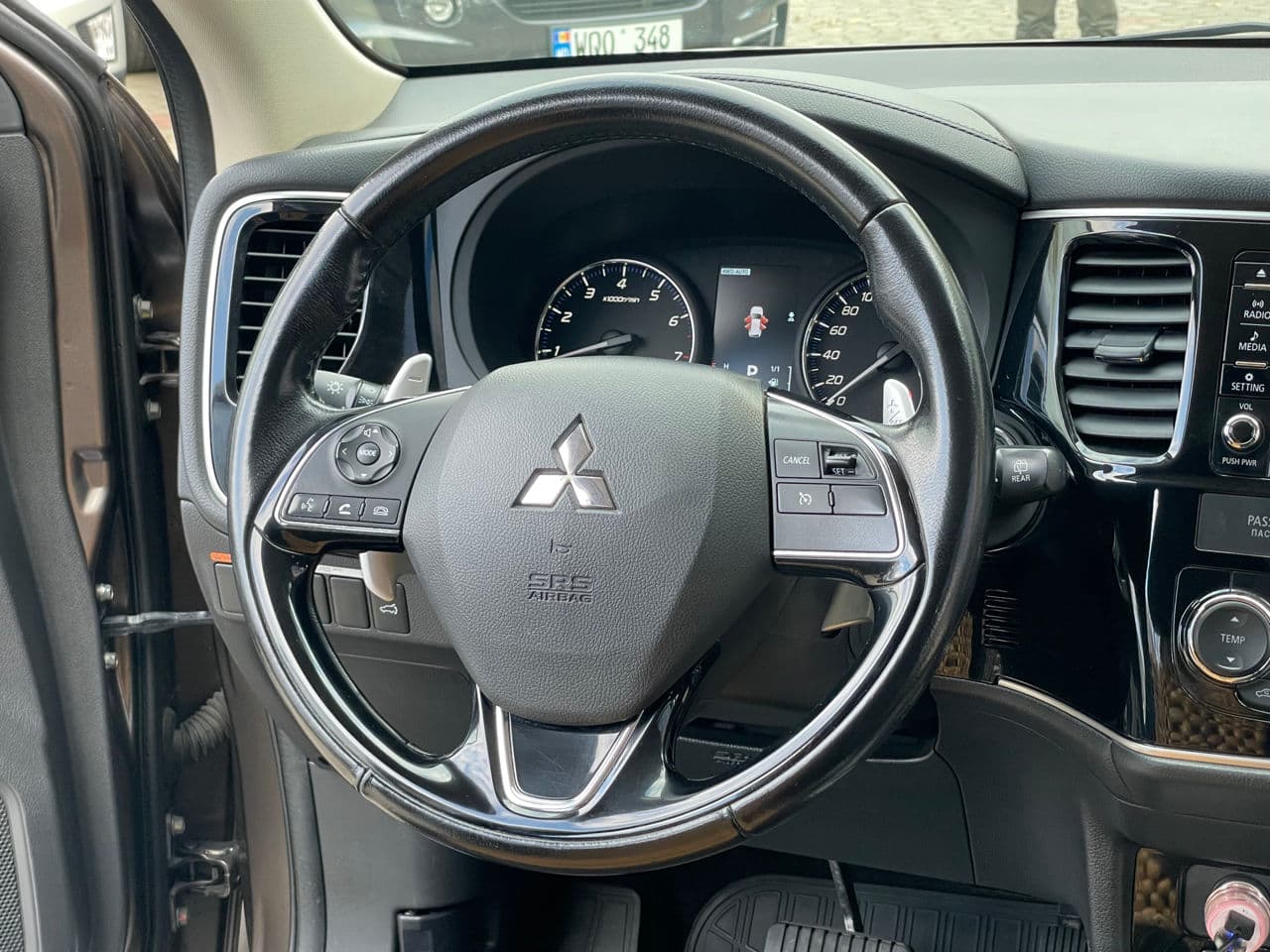 Mitsubishi Outlander 2017 — Миниатюра 10