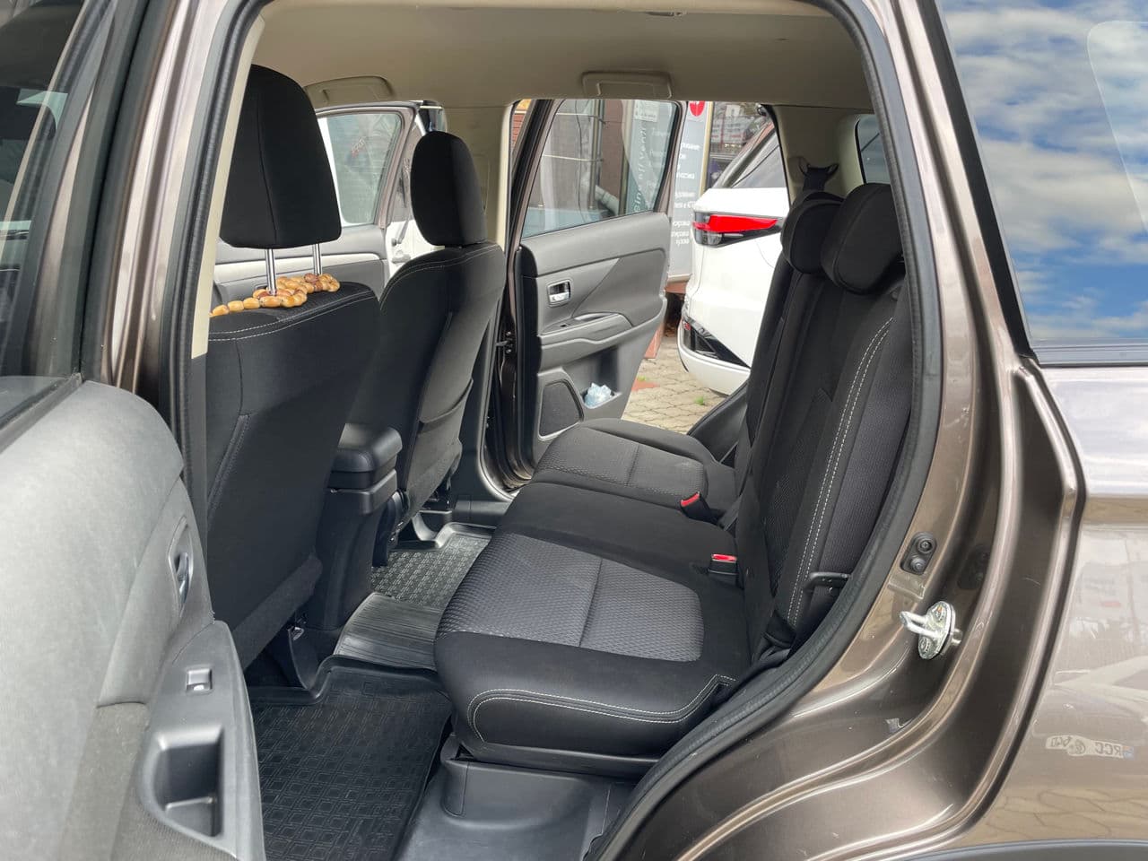 Mitsubishi Outlander 2017 — Миниатюра 17