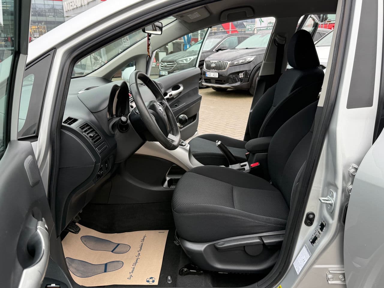 Toyota Auris 2012 — Миниатюра 5