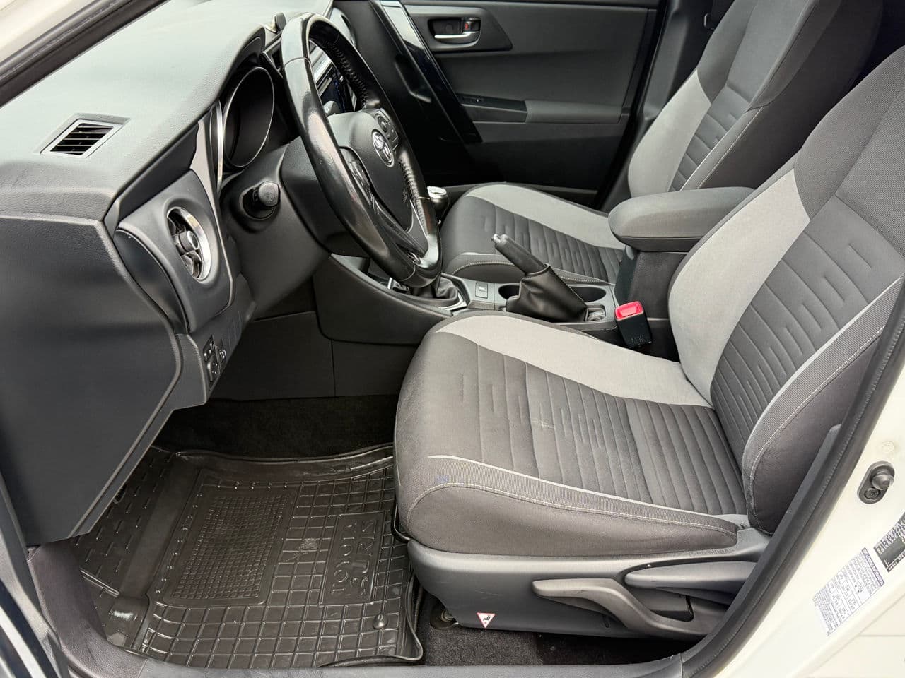 Toyota Auris 2016 — Миниатюра 7
