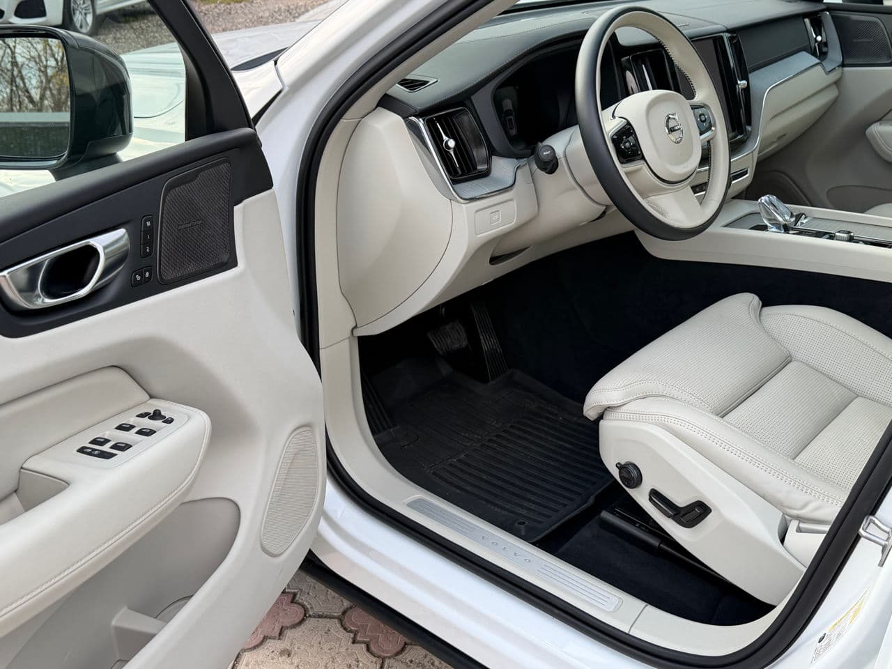 Volvo XC 60 2024 — Миниатюра 7