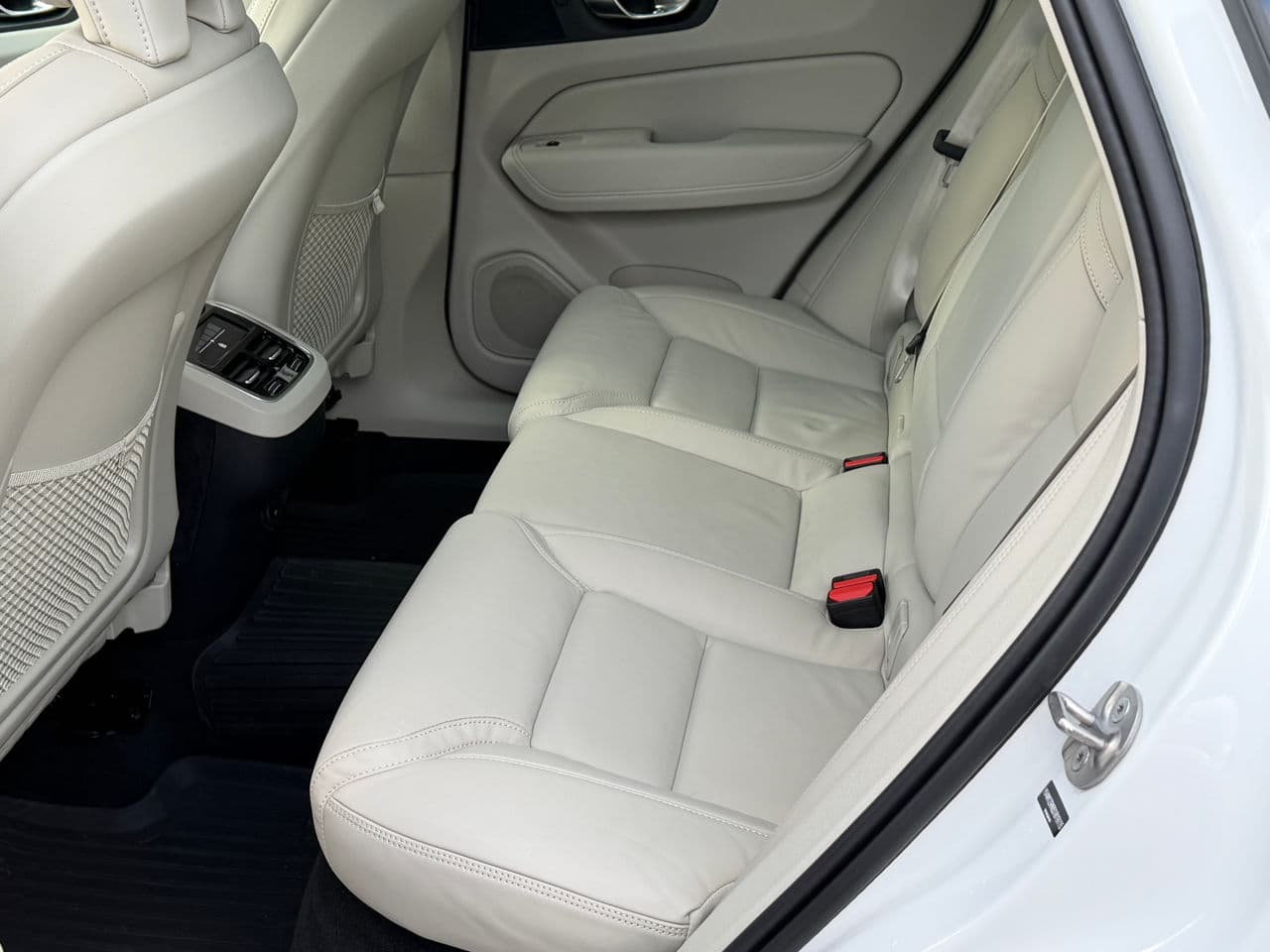 Volvo XC 60 2024 — Миниатюра 19