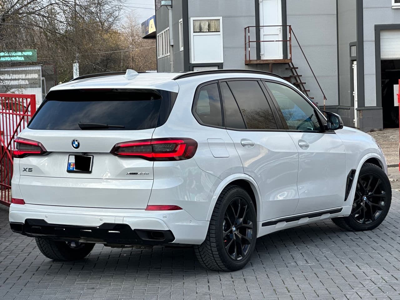 2021 BMW X5 4.5e — Miniatură 2