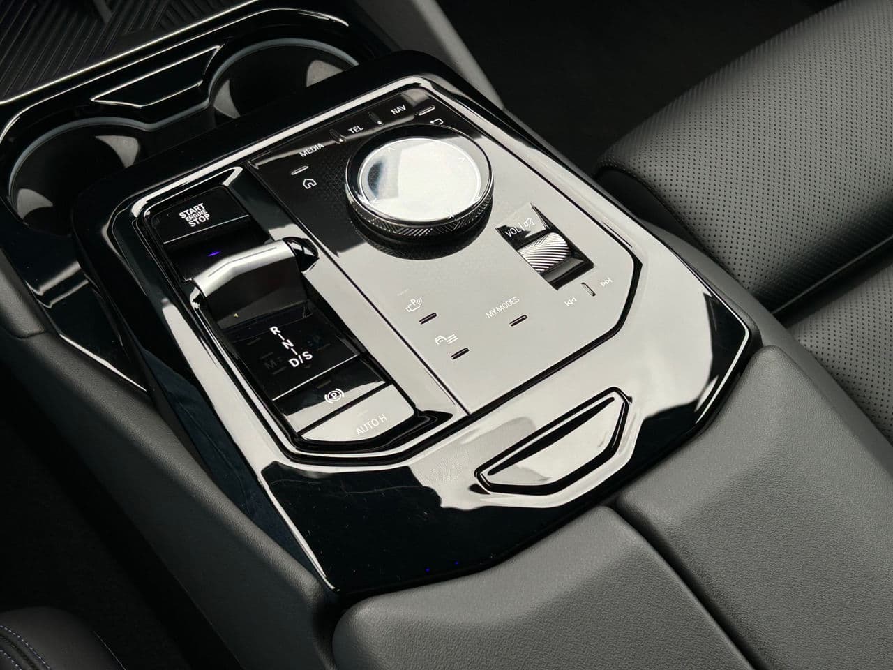 BMW 520 2023 — Миниатюра 17