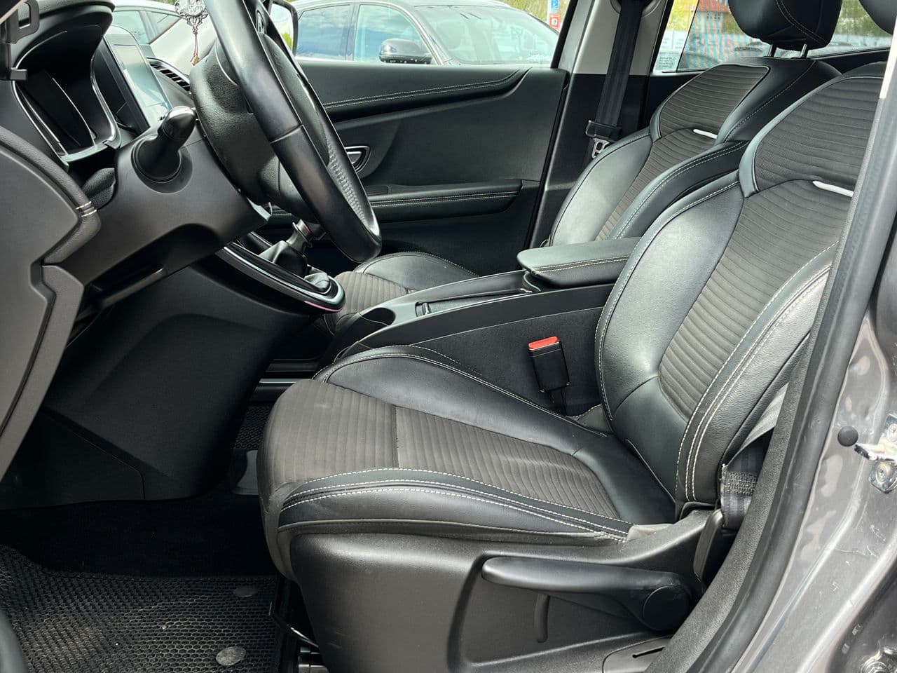 Renault Grand Scenic 2017 — Миниатюра 6