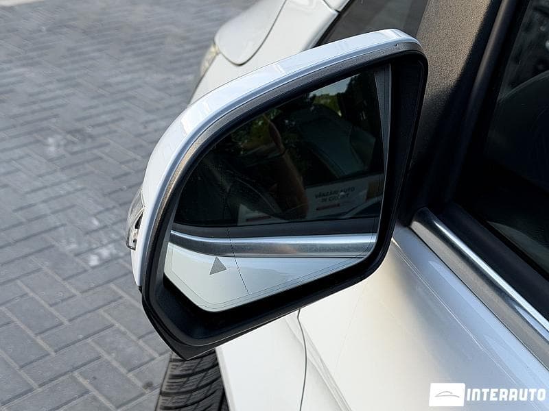 Mercedes V 300 2021 — Миниатюра 5