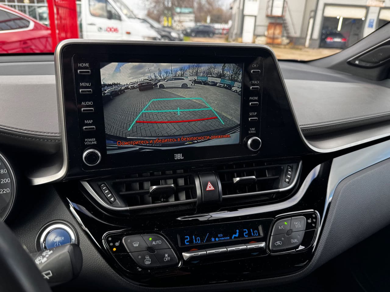 Toyota C-HR 2021 — Миниатюра 10