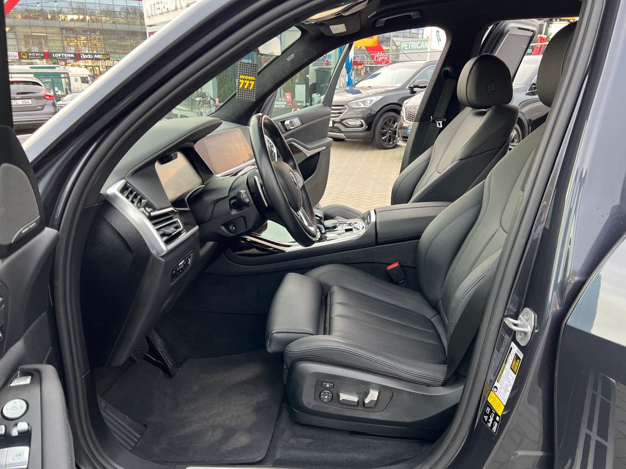 BMW X7 4.0i 2019 — Миниатюра 5