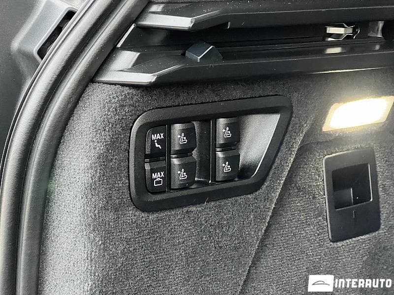 BMW X7 4.0i 2019 — Миниатюра 28