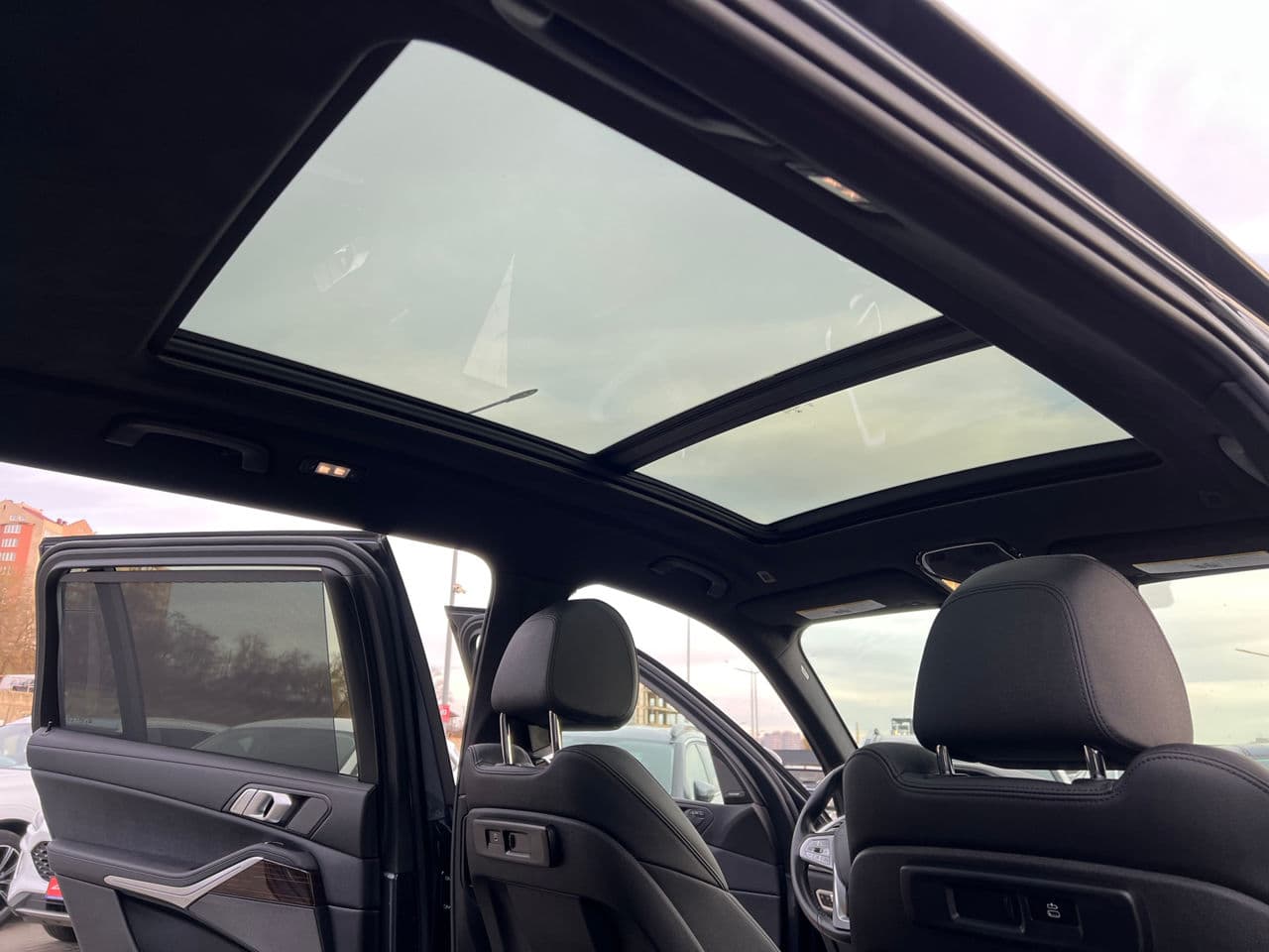 BMW X7 4.0i 2019 — Миниатюра 18