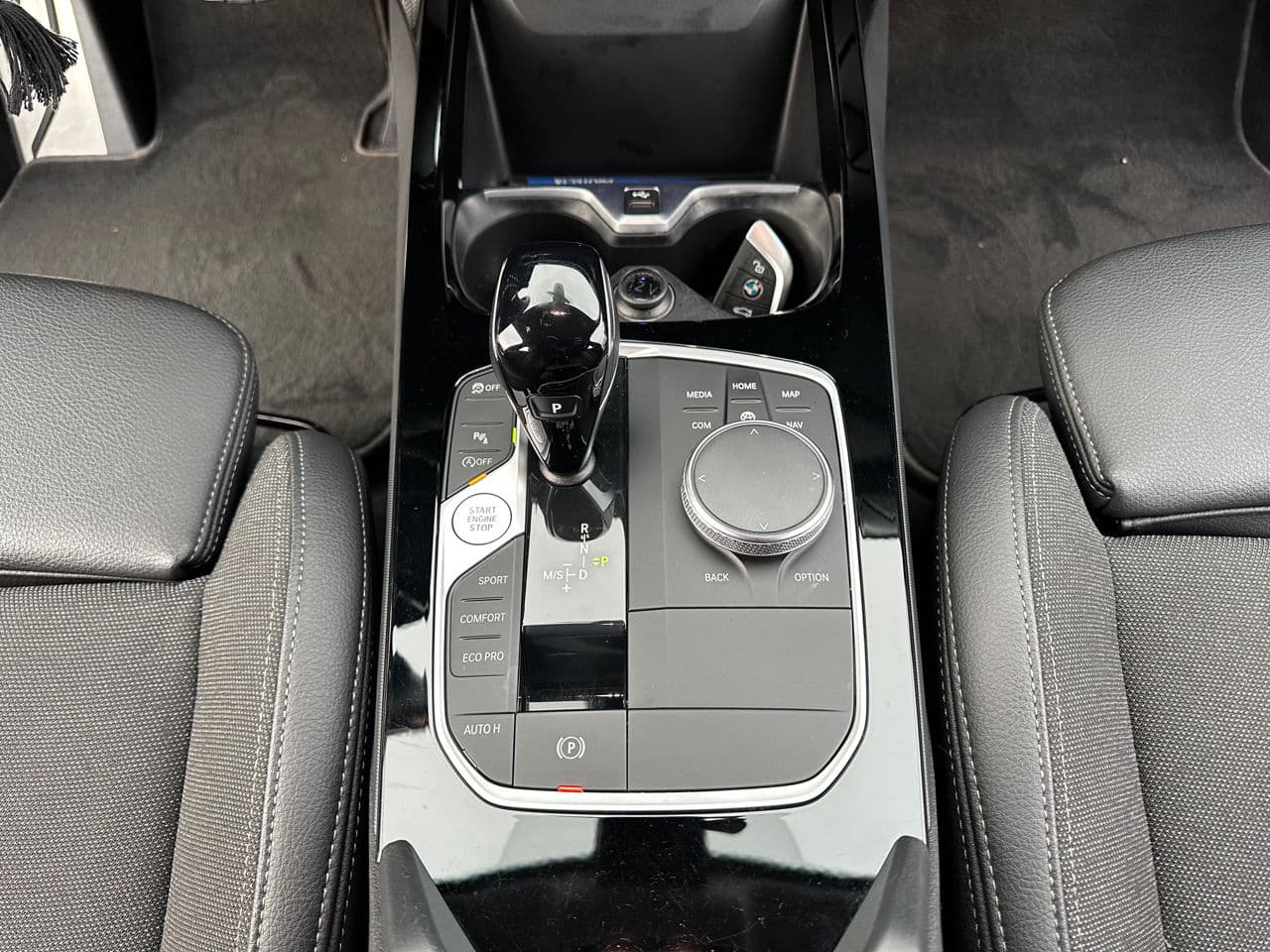 BMW 118 2022 — Миниатюра 14
