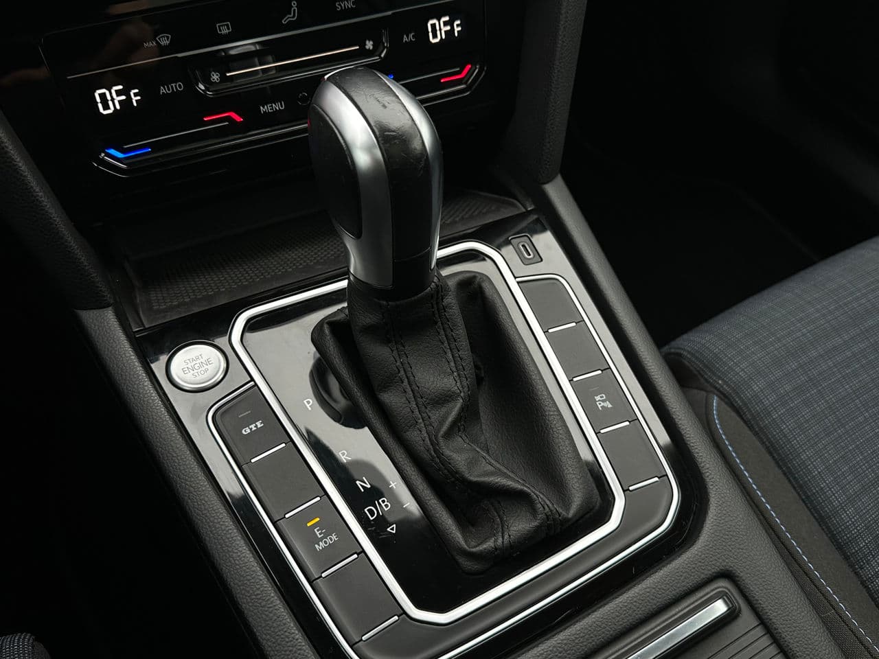 Volkswagen Passat GTE 2021 — Миниатюра 12