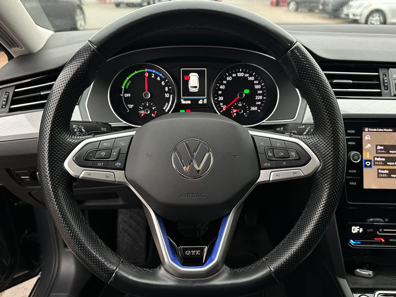 Volkswagen Passat GTE 2021 — Миниатюра 9