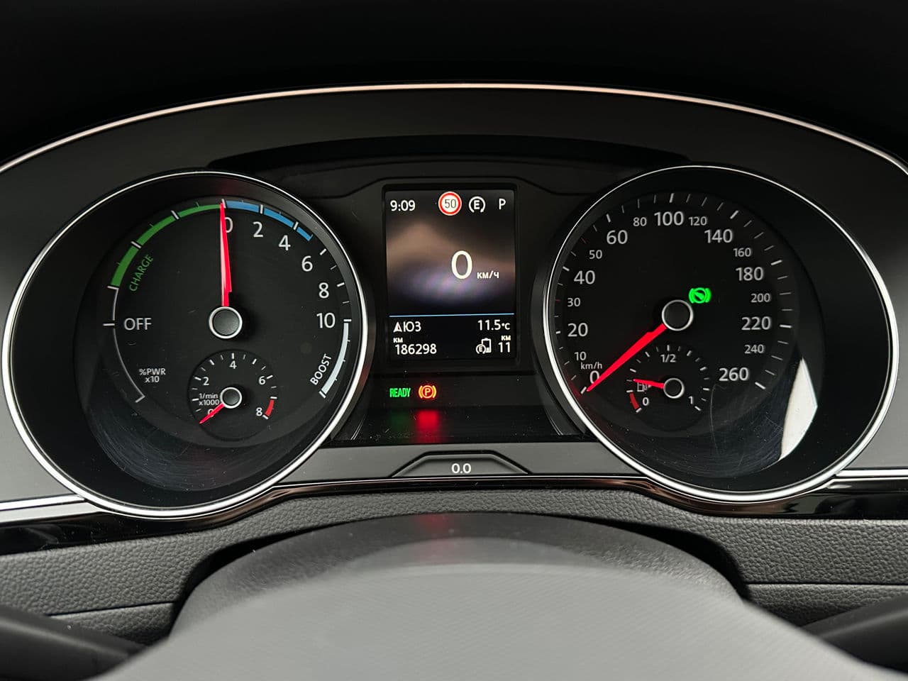 Volkswagen Passat GTE 2021 — Миниатюра 10