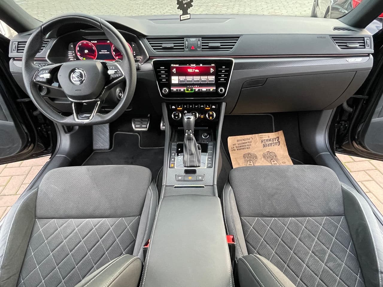 Skoda Superb 2023 — Миниатюра 8