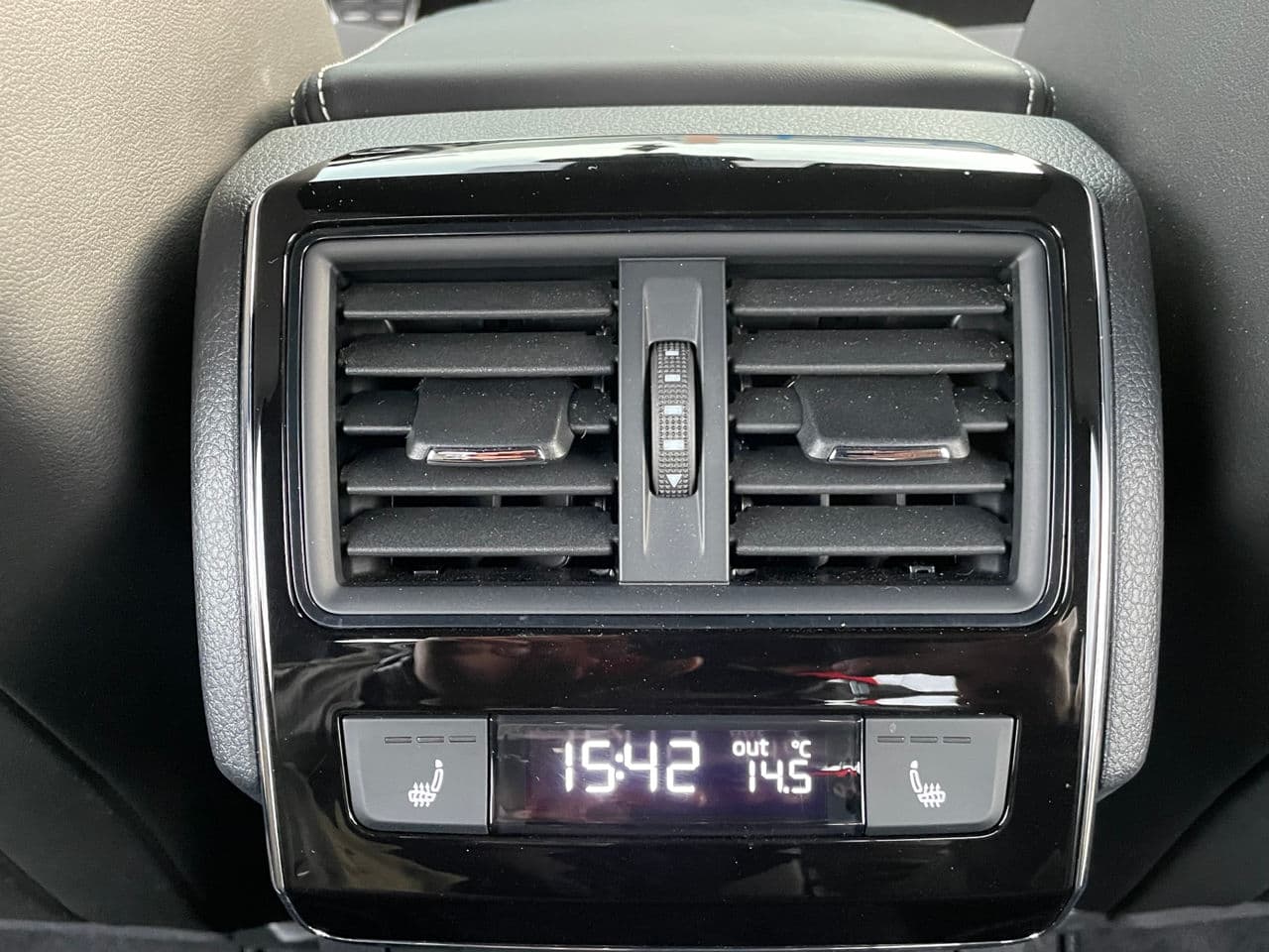Skoda Superb 2023 — Миниатюра 18
