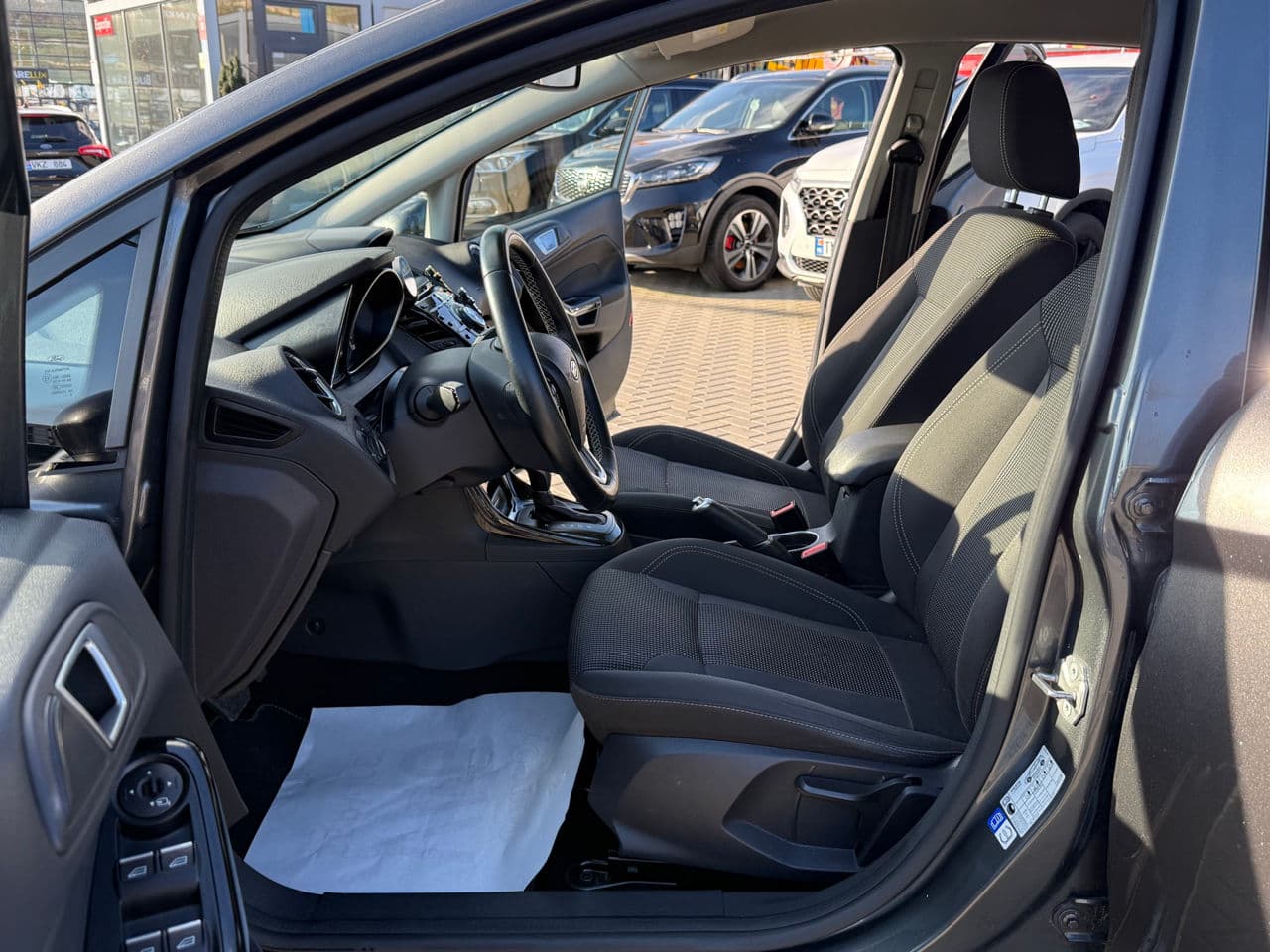 Ford Fiesta 2016 — Миниатюра 5